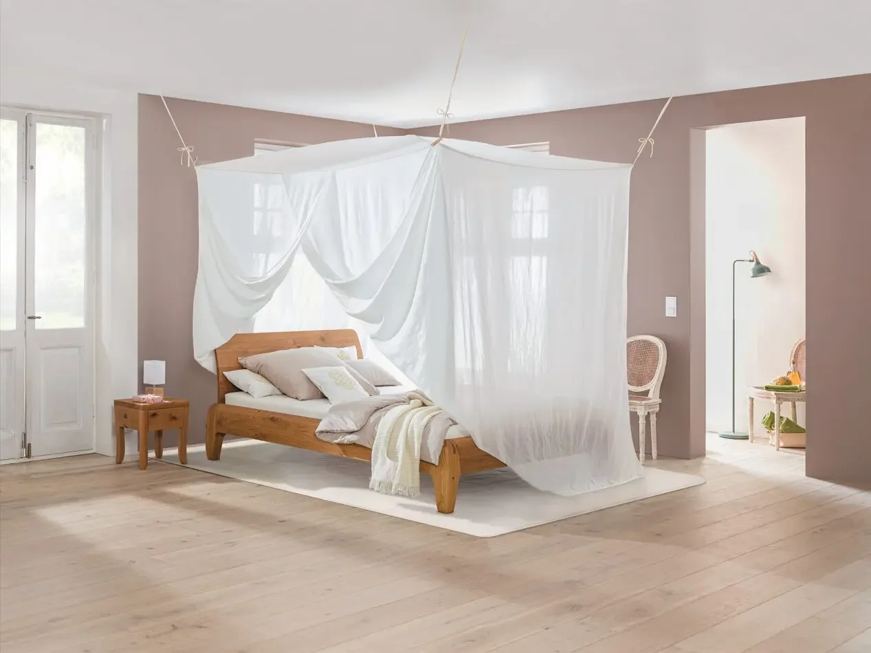 dormiente-schlafzimmer-massivholzbett-abschirmgewebe-hell